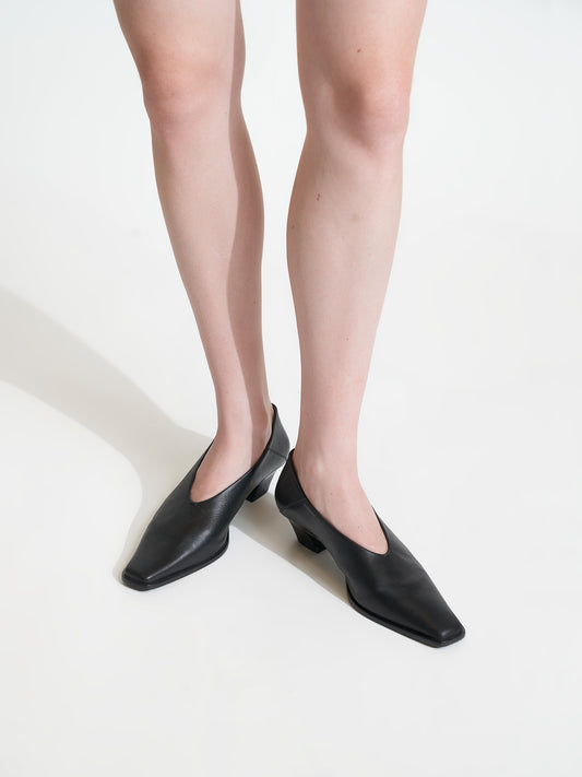 Soria Black Heel