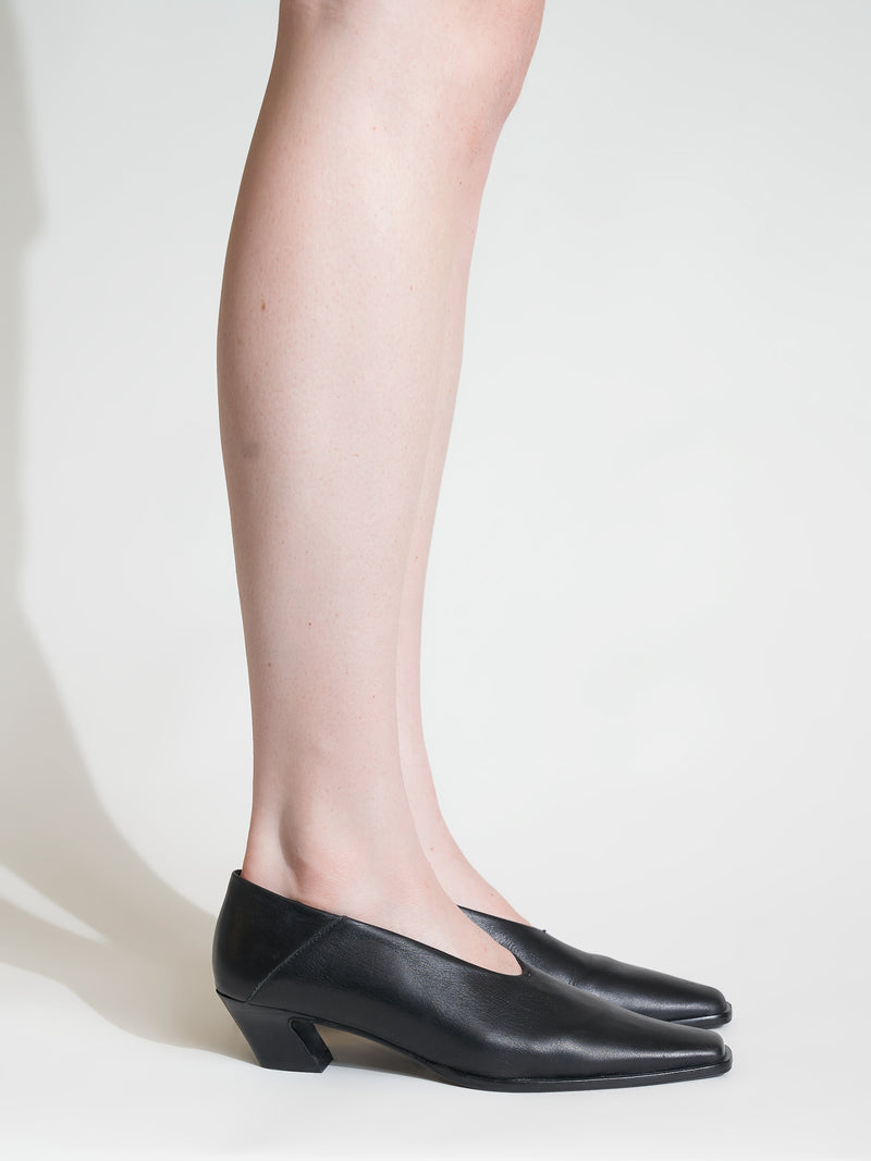 Soria Black Heel