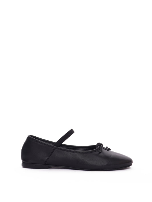 Black ballerina flat with bow