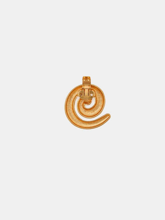 Gold swirl shoe clip, back clasp view