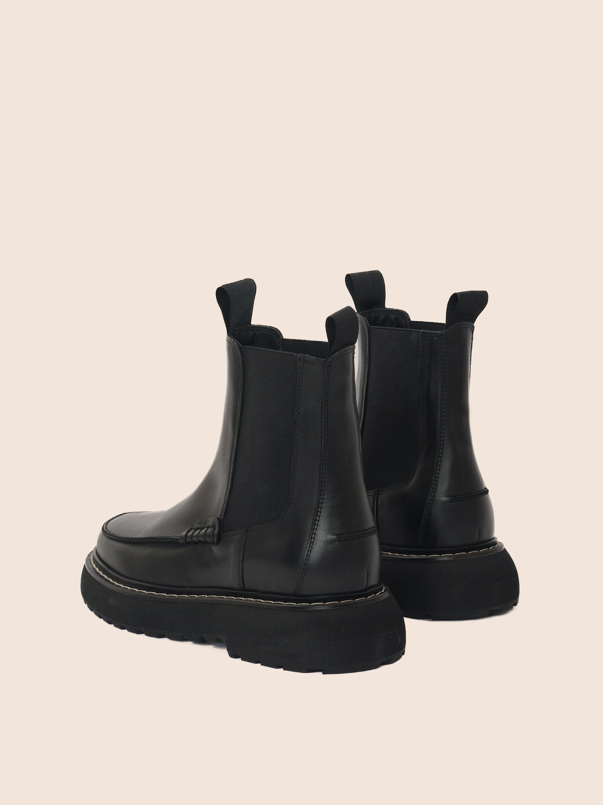 Lagoa Black Leather Unlined Boot