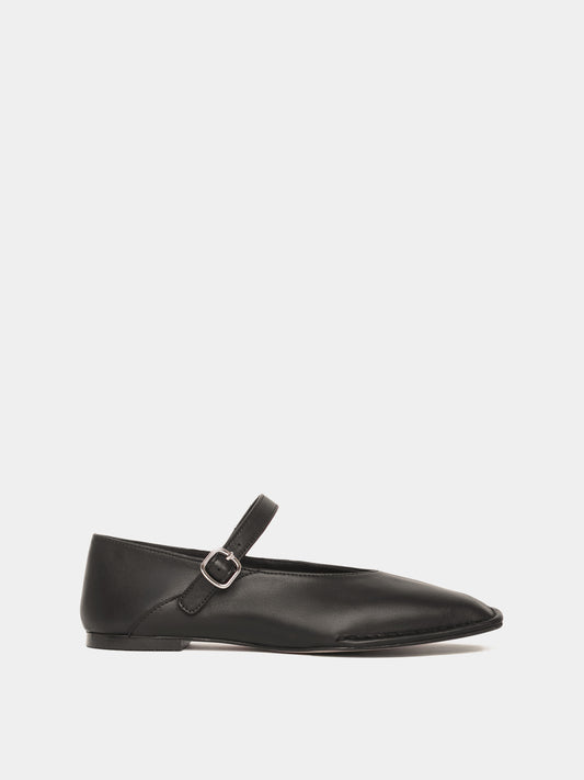Black mary-jane flat with a square toe
