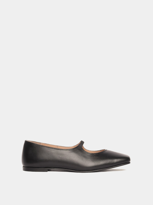 Black mary-jane leather flat with a square-toe