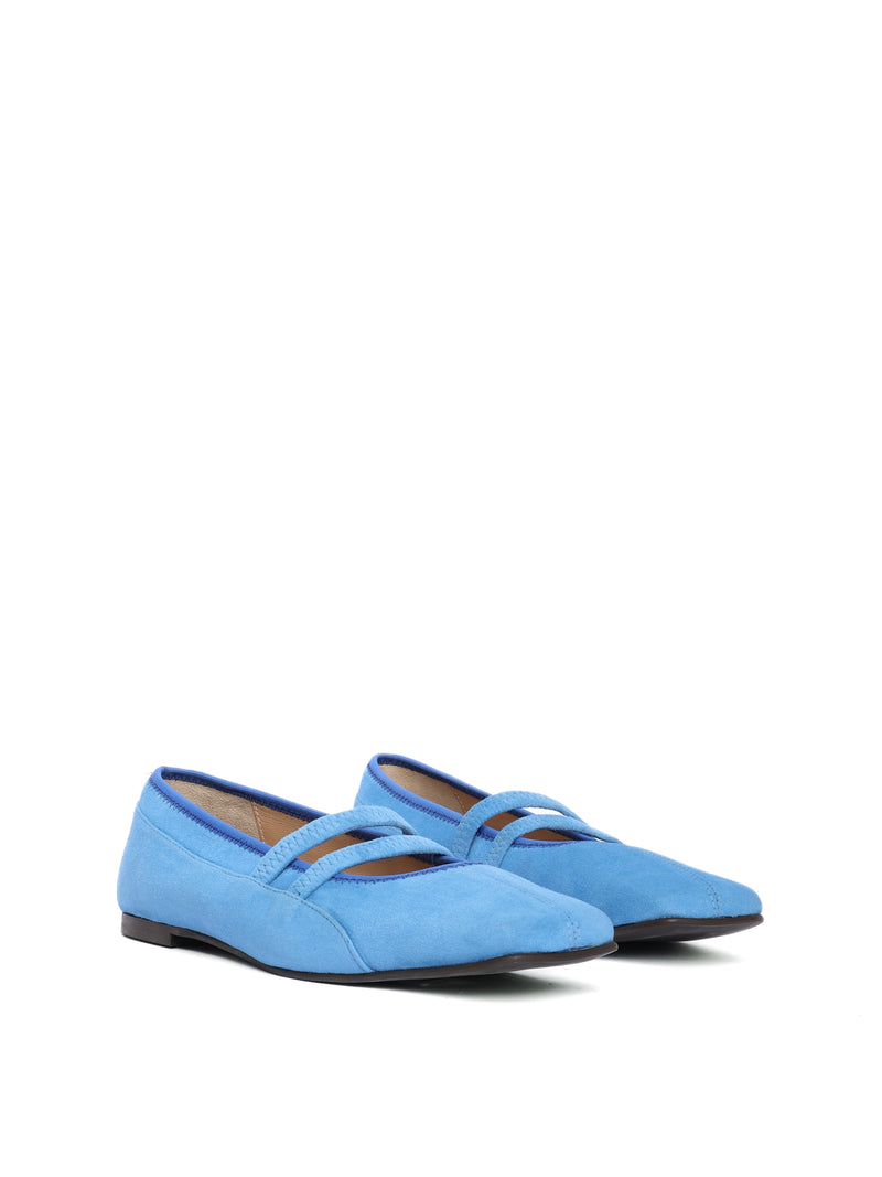 Square toe ballet flat with two elastic straps on the vamp and stitching detailing all over, in a soft blue suede.