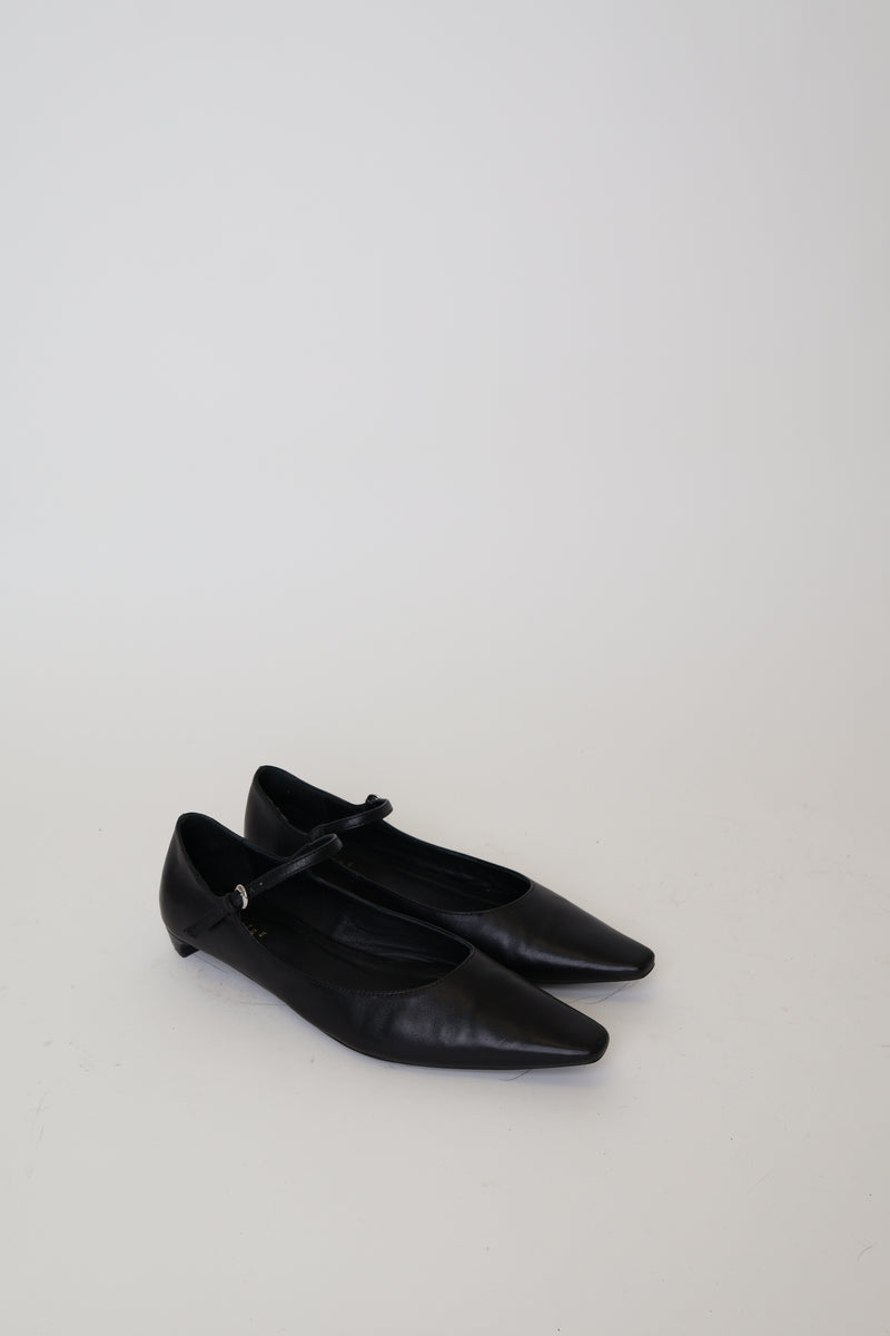 Floor Model Muriel Black 38