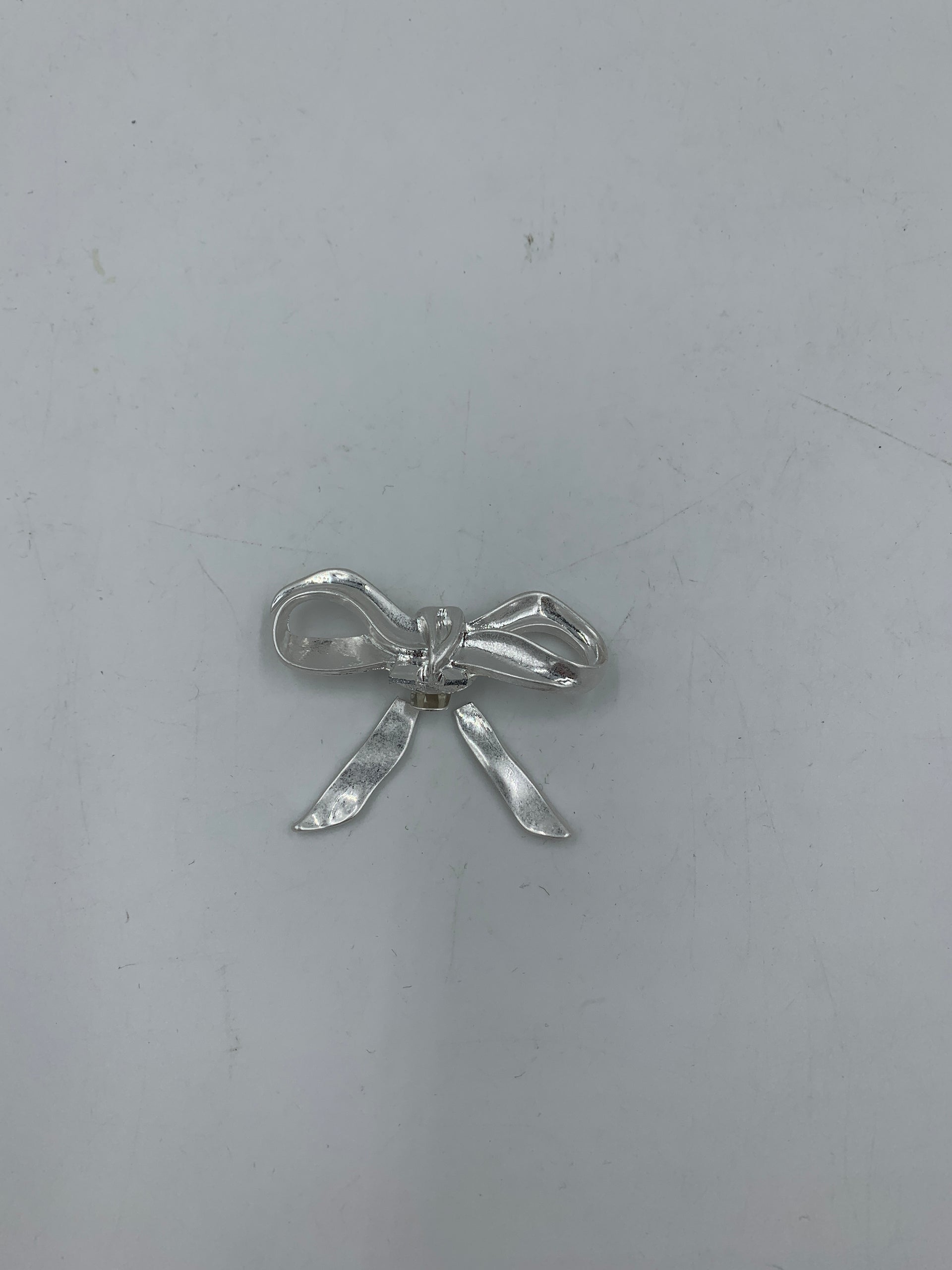 Imperfect Bow Clip Silver