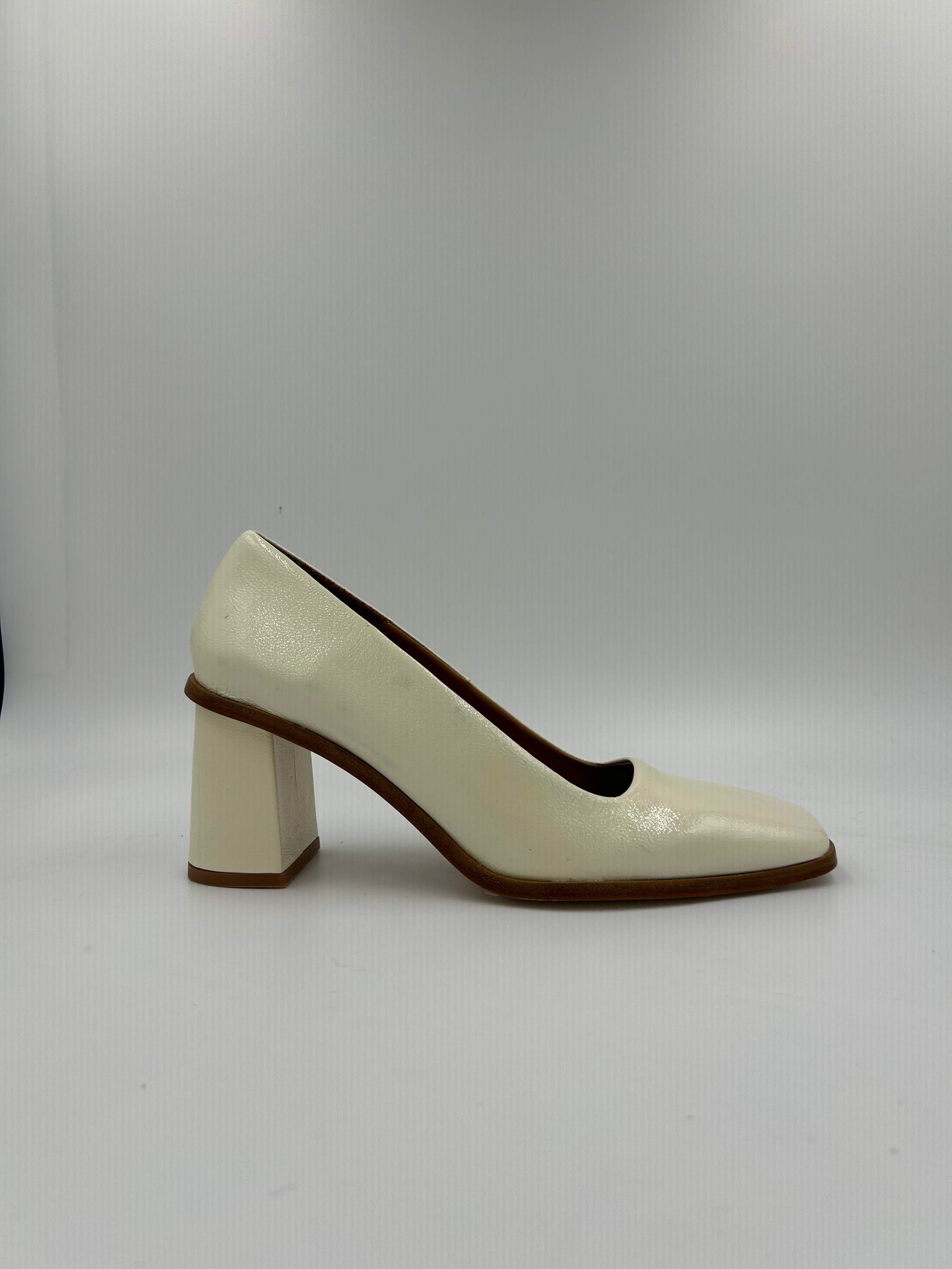 Imperfect Lugo Cream Pump 40