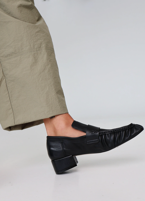 Navas Black Loafer