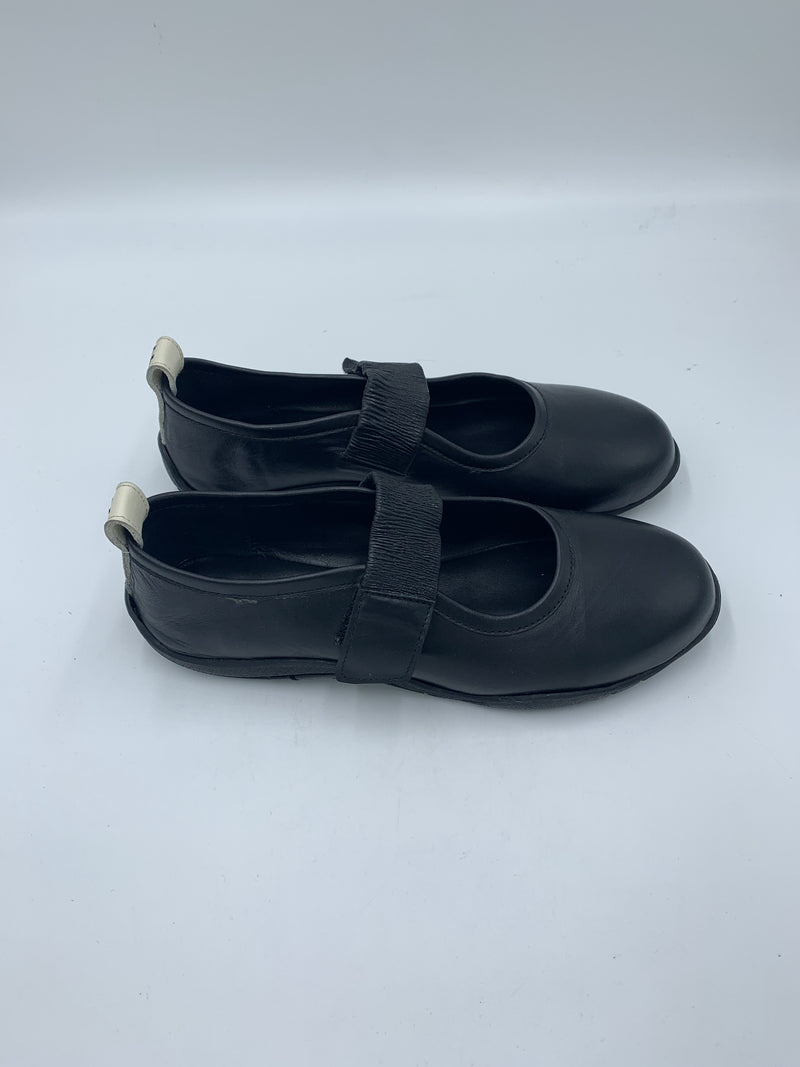 Sample Evora Black 38