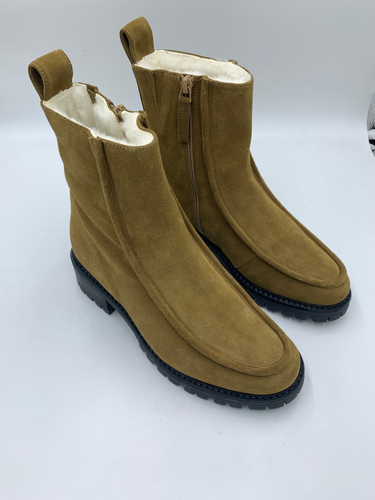 Sample Vigo Tan Suede 38