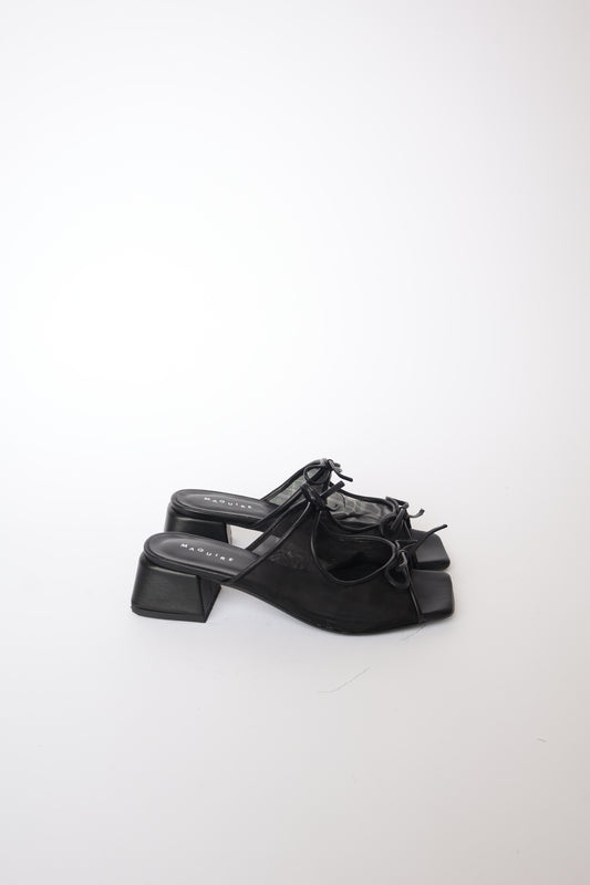 Second Hand Curia Black 36