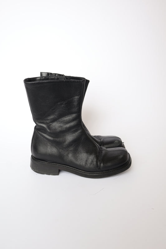 Second Hand Leon Black 38