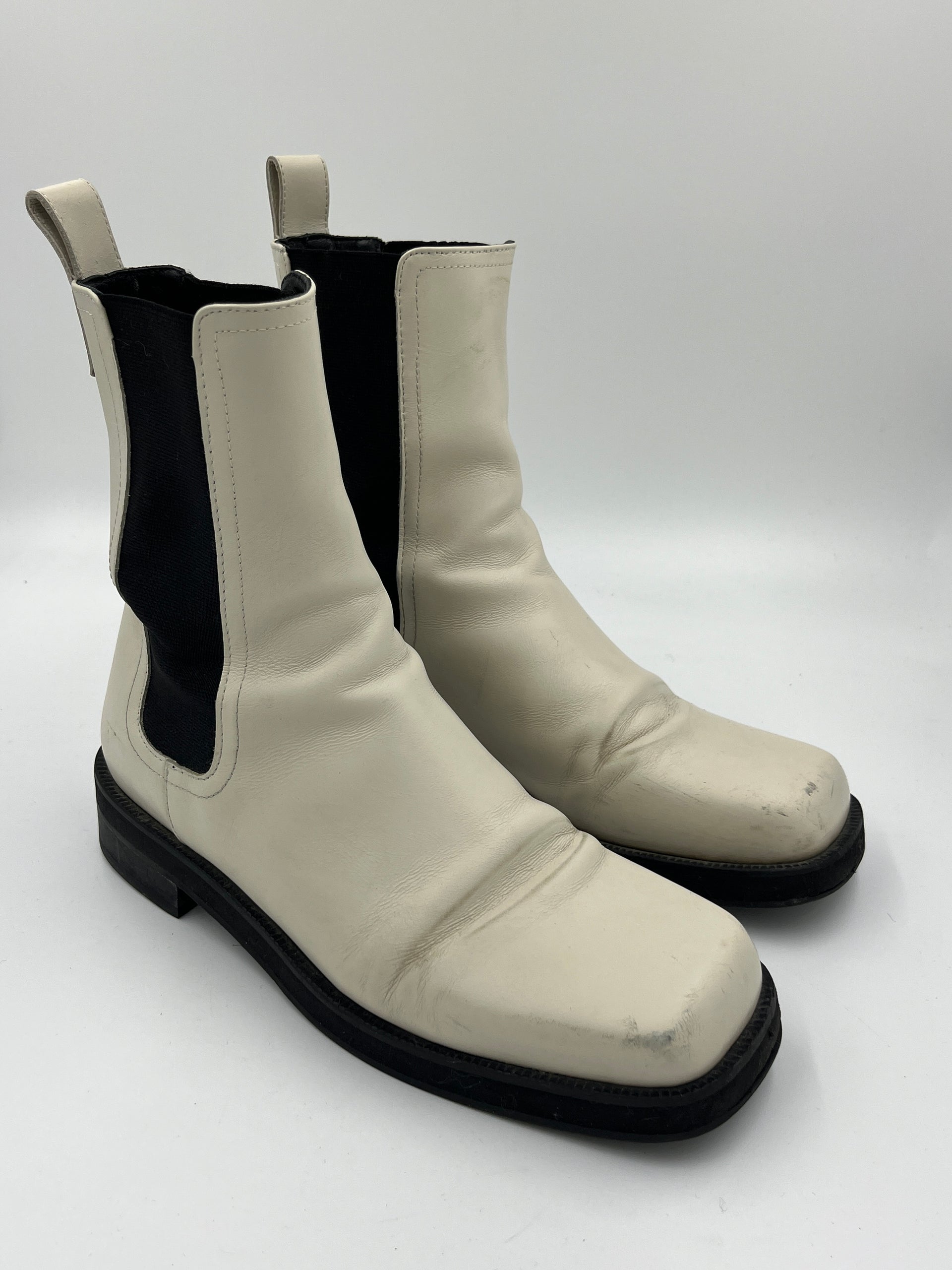 Second Hand Mora Cream Boot 38