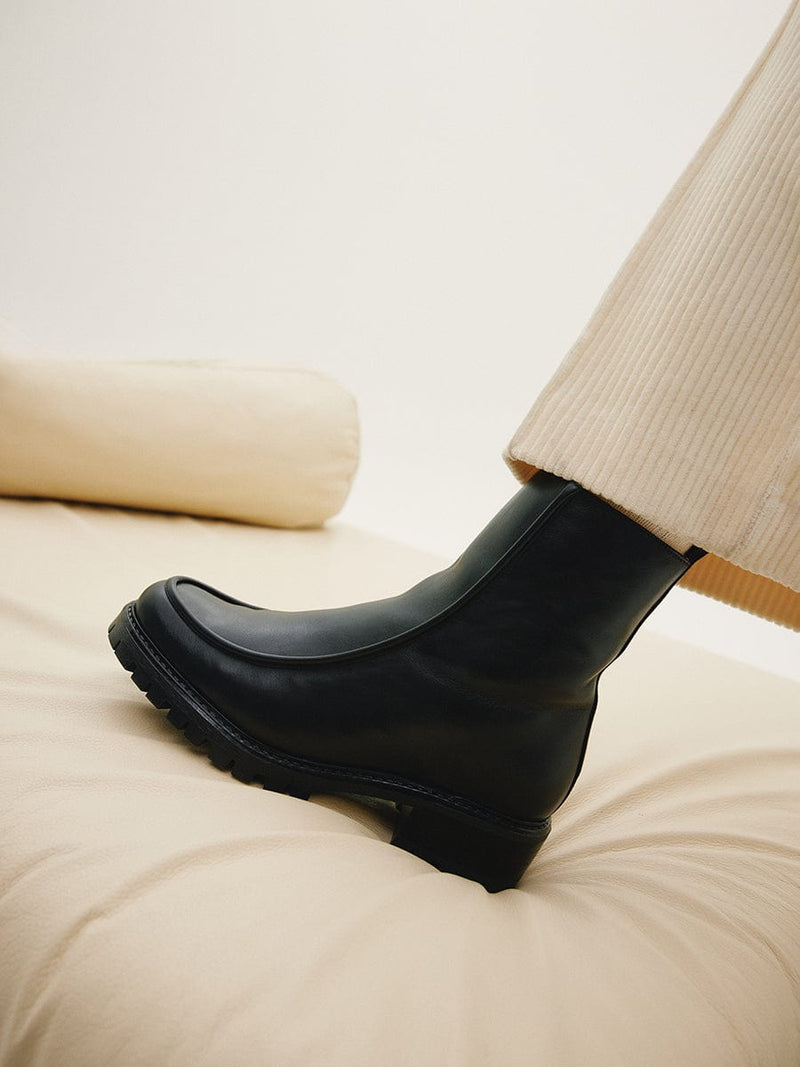 Maguire Vigo Sheepskin Shearling lined Snow Boots Maguire Vigo Sheepskin Shearling lined Snow Boots